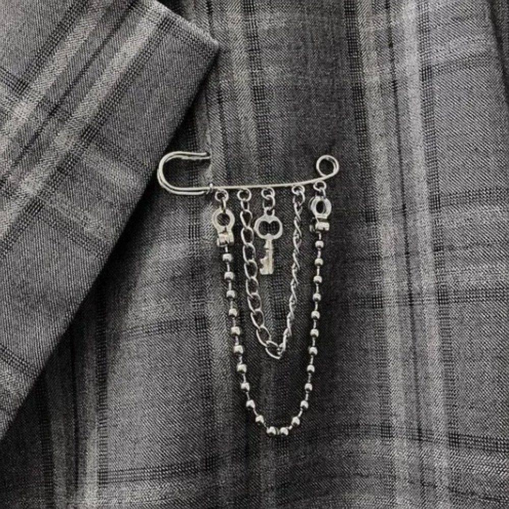 Chain Brooch Pin